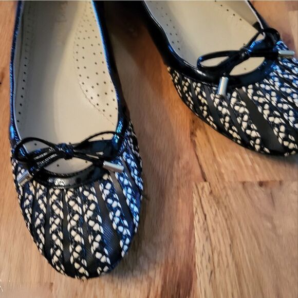 EUC Eric Javits Black Patent Ballet Flat with Tan Woven Mesh Toe - Picture 4 of 8